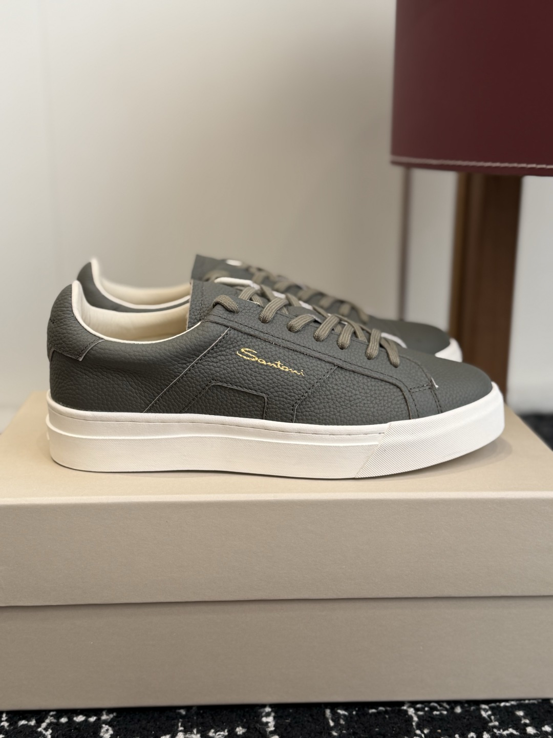 代购级 Santoni26ss男款休闲鞋 Santoni皮具品牌源于1975年,创始人Andrea Santoni先生 代购级 Santoni26ss男款休闲鞋 Santoni皮具品牌源于1975年,创始人Andrea Santoni先生