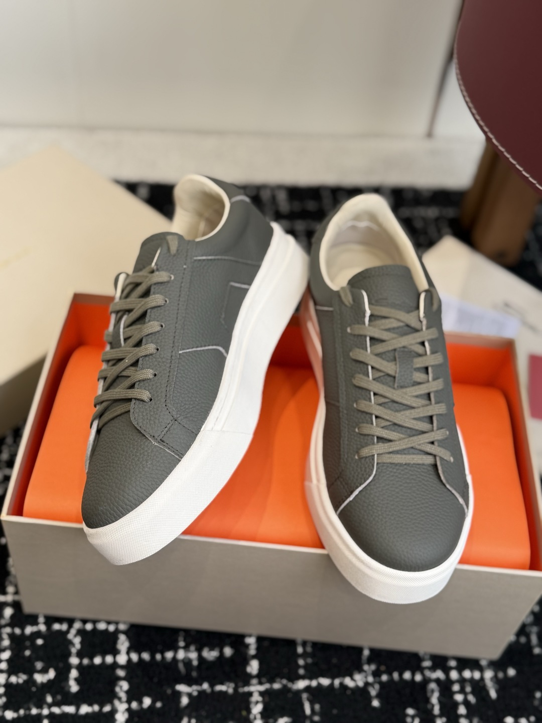 代购级 Santoni26ss男款休闲鞋 Santoni皮具品牌源于1975年,创始人Andrea Santoni先生 代购级 Santoni26ss男款休闲鞋 Santoni皮具品牌源于1975年,创始人Andrea Santoni先生