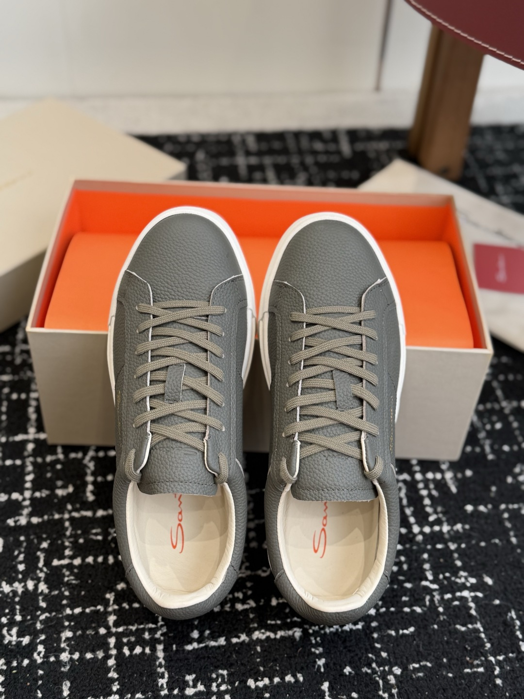 代购级 Santoni26ss男款休闲鞋 Santoni皮具品牌源于1975年,创始人Andrea Santoni先生 代购级 Santoni26ss男款休闲鞋 Santoni皮具品牌源于1975年,创始人Andrea Santoni先生