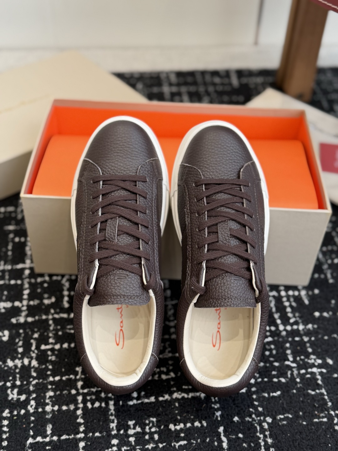 代购级 Santoni26ss男款休闲鞋 Santoni皮具品牌源于1975年,创始人Andrea Santoni先生 代购级 Santoni26ss男款休闲鞋 Santoni皮具品牌源于1975年,创始人Andrea Santoni先生