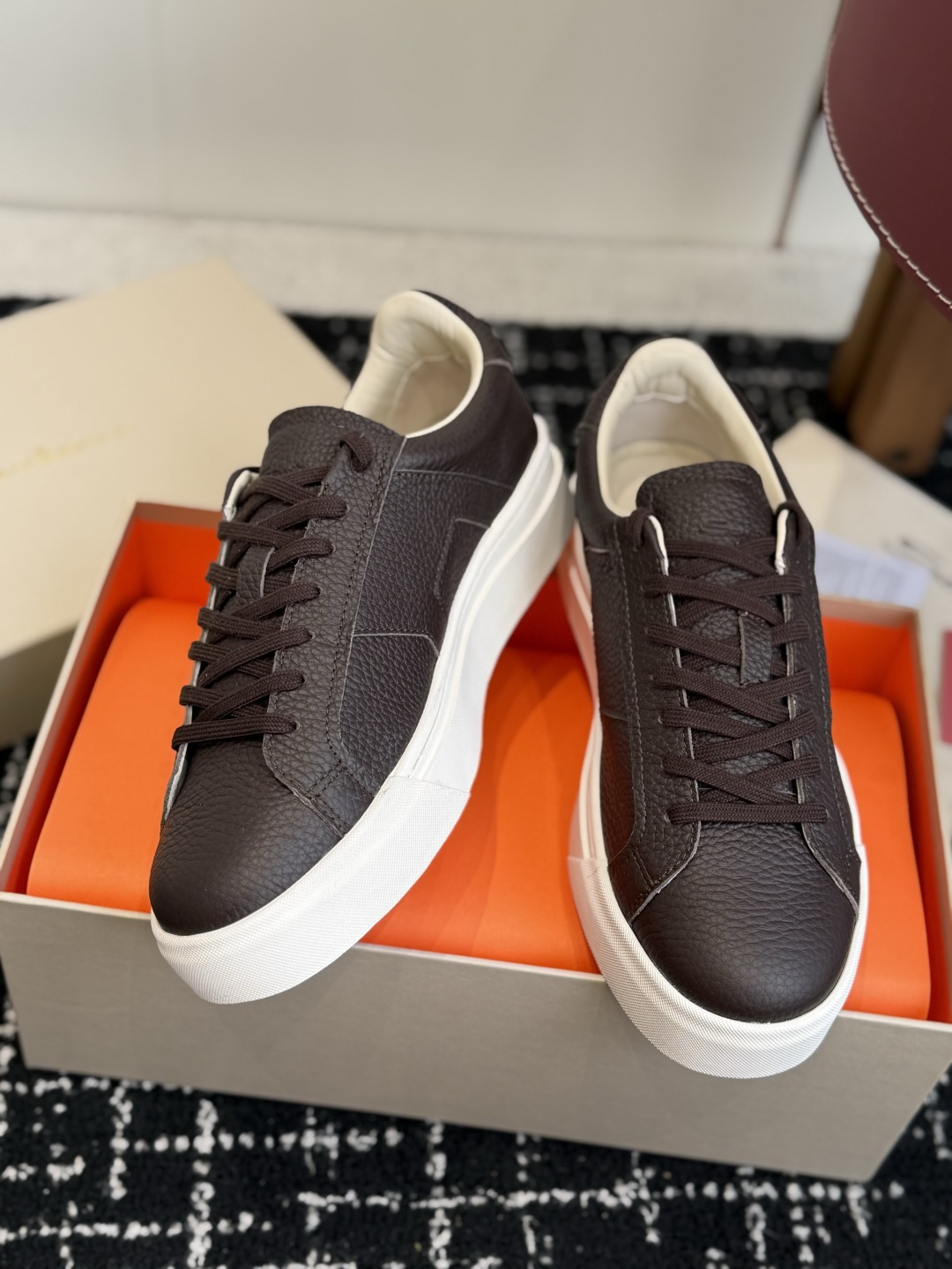 代购级 Santoni26ss男款休闲鞋 Santoni皮具品牌源于1975年,创始人Andrea Santoni先生 代购级 Santoni26ss男款休闲鞋 Santoni皮具品牌源于1975年,创始人Andrea Santoni先生