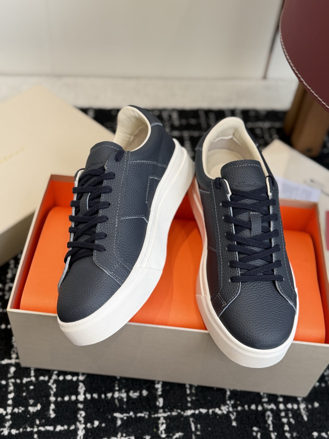 代购级 Santoni26ss男款休闲鞋 Santoni皮具品牌源于1975年,创始人Andrea Santoni先生 代购级 Santoni26ss男款休闲鞋 Santoni皮具品牌源于1975年,创始人Andrea Santoni先生
