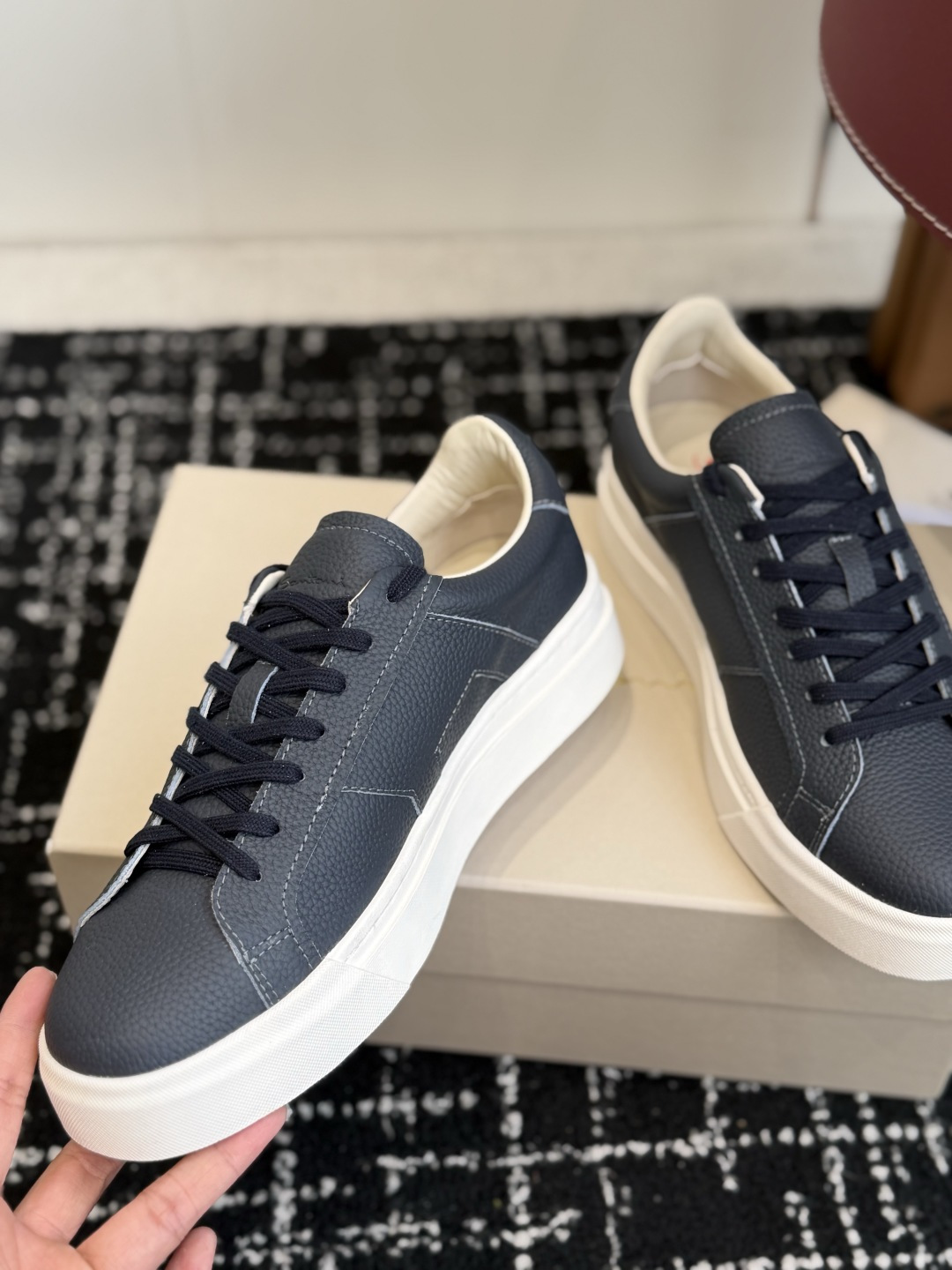 代购级 Santoni26ss男款休闲鞋 Santoni皮具品牌源于1975年,创始人Andrea Santoni先生 代购级 Santoni26ss男款休闲鞋 Santoni皮具品牌源于1975年,创始人Andrea Santoni先生