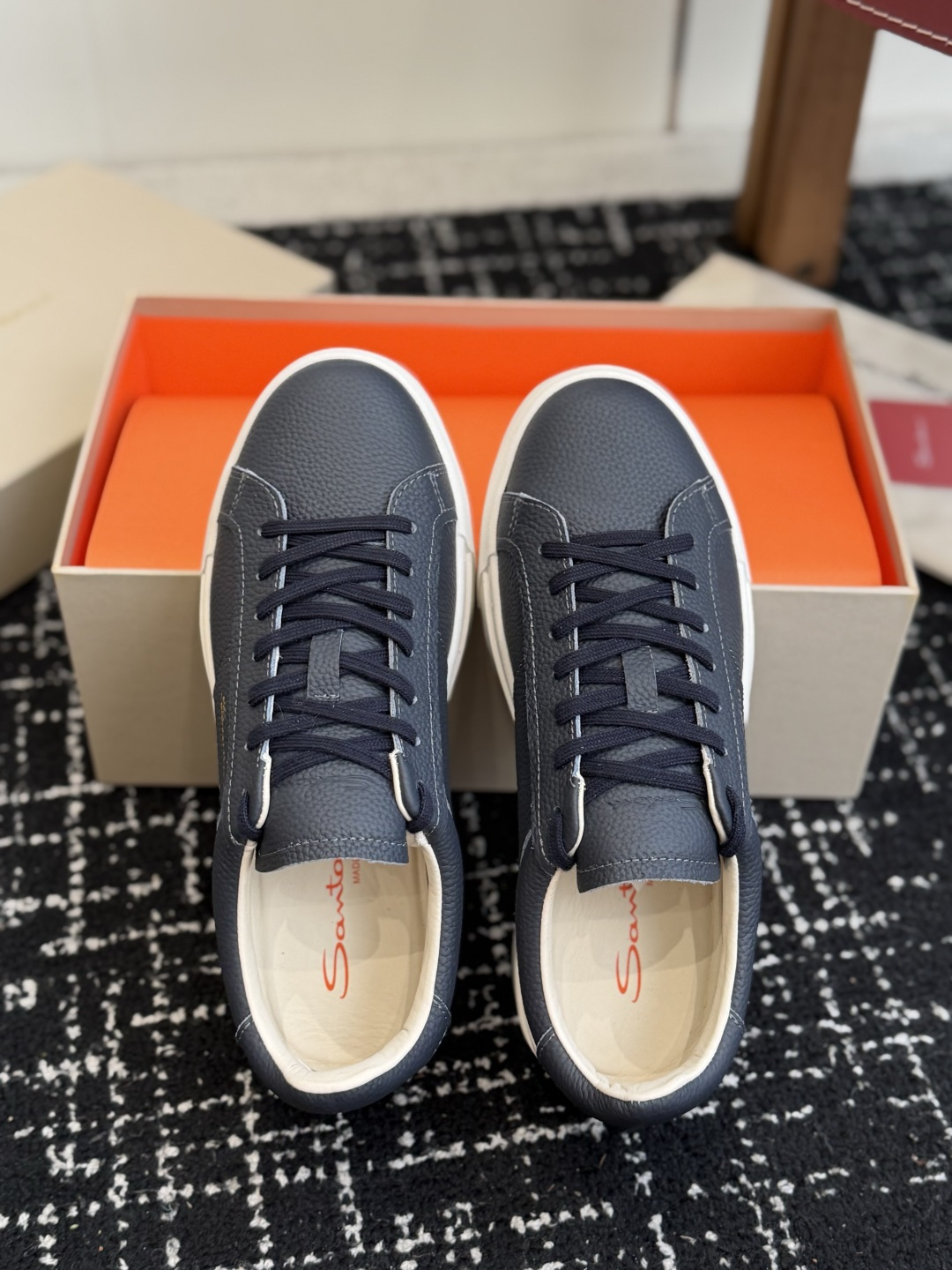 代购级 Santoni26ss男款休闲鞋 Santoni皮具品牌源于1975年,创始人Andrea Santoni先生 代购级 Santoni26ss男款休闲鞋 Santoni皮具品牌源于1975年,创始人Andrea Santoni先生