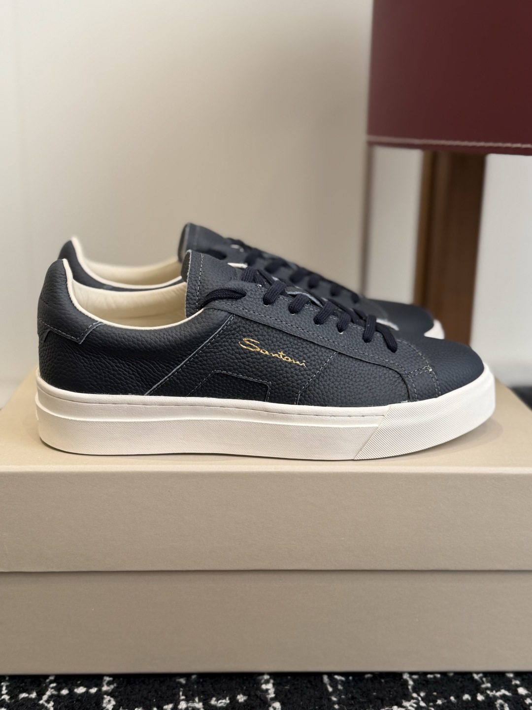代购级 Santoni26ss男款休闲鞋 Santoni皮具品牌源于1975年,创始人Andrea Santoni先生 代购级 Santoni26ss男款休闲鞋 Santoni皮具品牌源于1975年,创始人Andrea Santoni先生