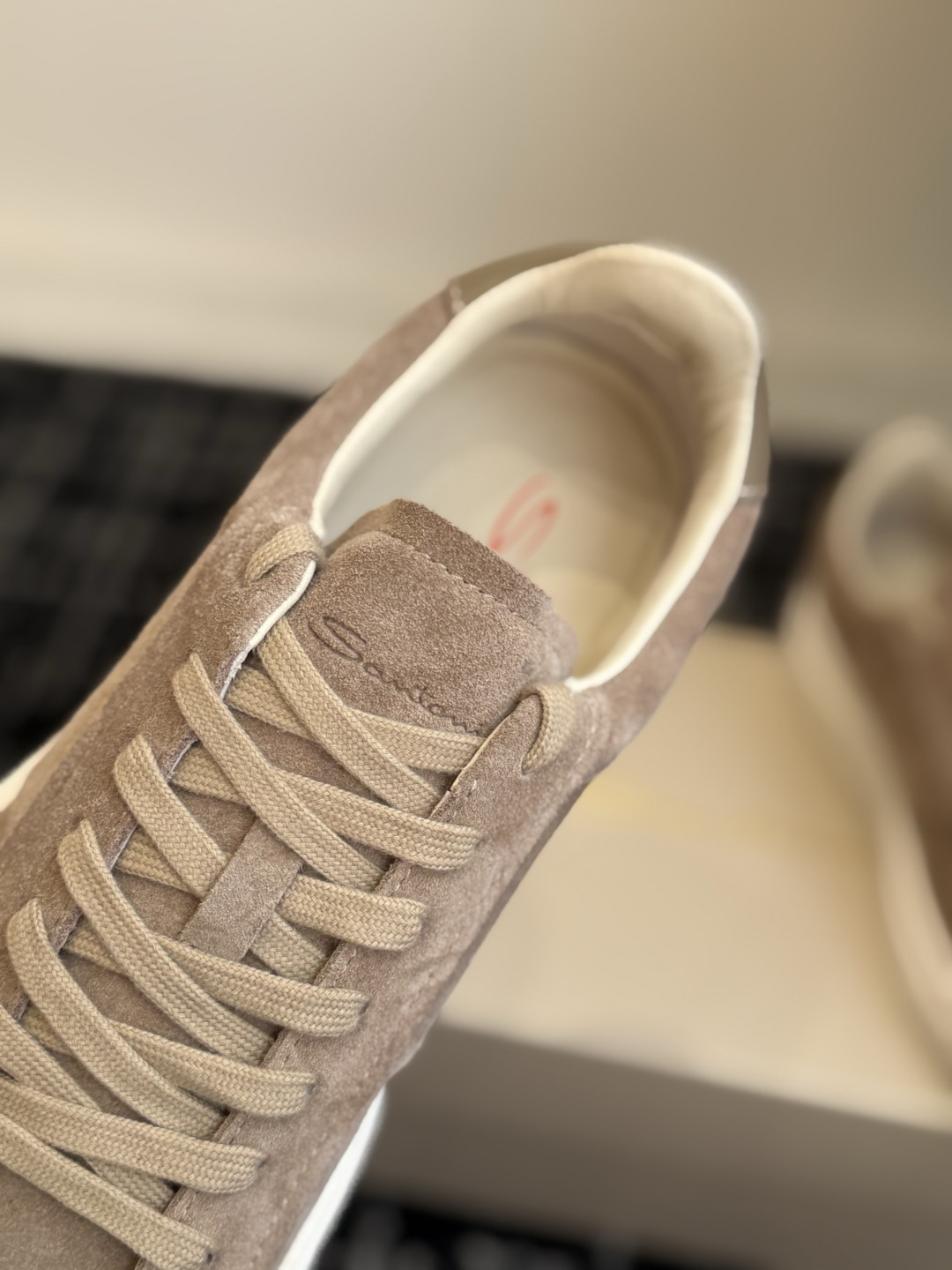 代购级 Santoni26ss男款休闲鞋 Santoni皮具品牌源于1975年,创始人Andrea Santoni先生 代购级 Santoni26ss男款休闲鞋 Santoni皮具品牌源于1975年,创始人Andrea Santoni先生