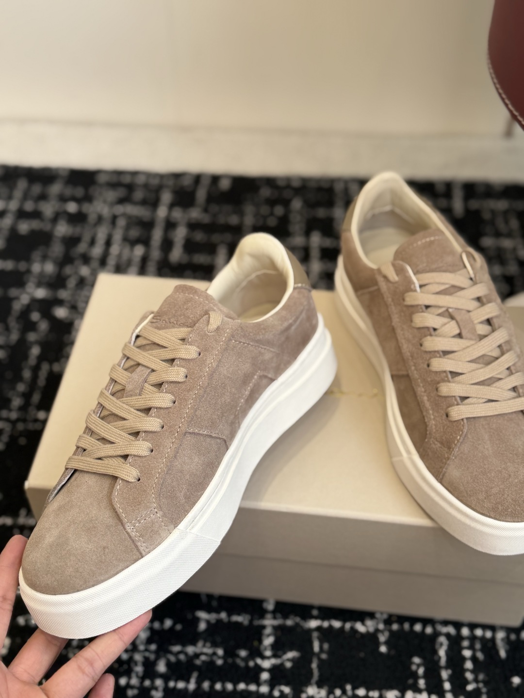 代购级 Santoni26ss男款休闲鞋 Santoni皮具品牌源于1975年,创始人Andrea Santoni先生 代购级 Santoni26ss男款休闲鞋 Santoni皮具品牌源于1975年,创始人Andrea Santoni先生