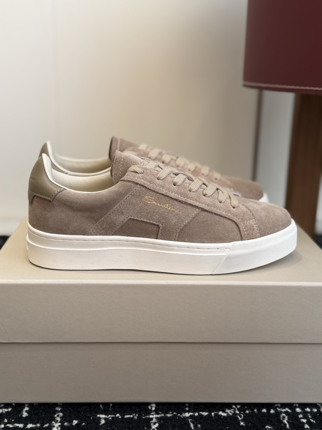 代购级 Santoni26ss男款休闲鞋 Santoni皮具品牌源于1975年,创始人Andrea Santoni先生 代购级 Santoni26ss男款休闲鞋 Santoni皮具品牌源于1975年,创始人Andrea Santoni先生
