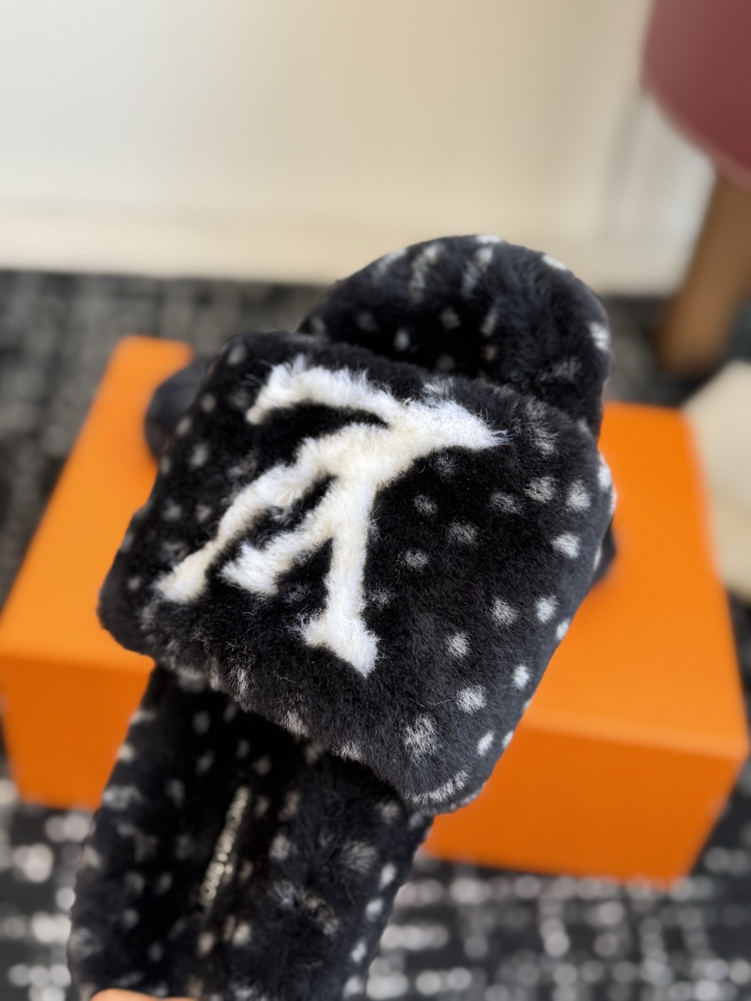 代购级 louis vuitton ss 26new arrival～ L家 26秋冬平底羊毛拖鞋新品 超舒适的lv 毛