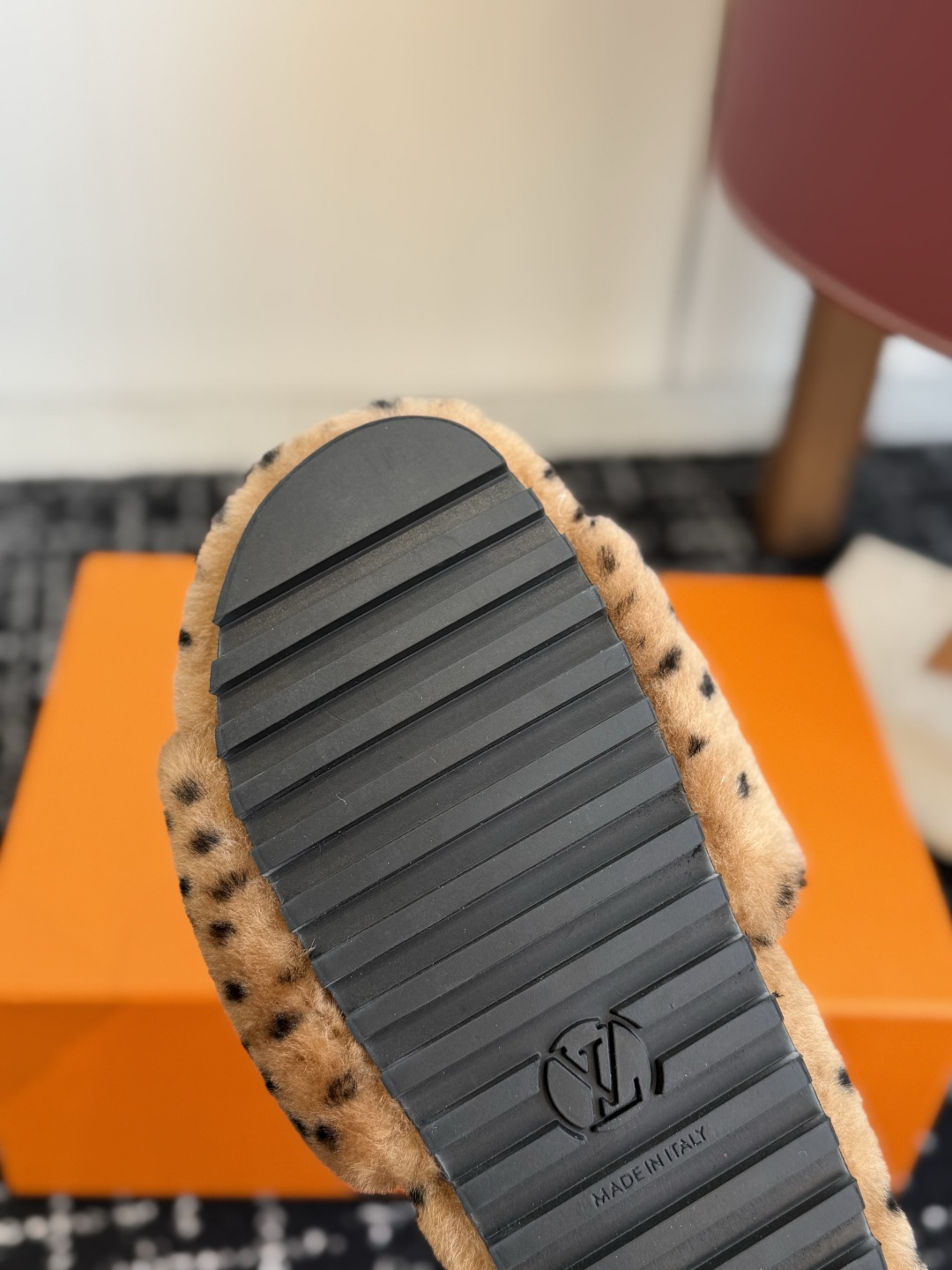 代购级 louis vuitton ss 26new arrival～ L家 26秋冬平底羊毛拖鞋新品 超舒适的lv 毛