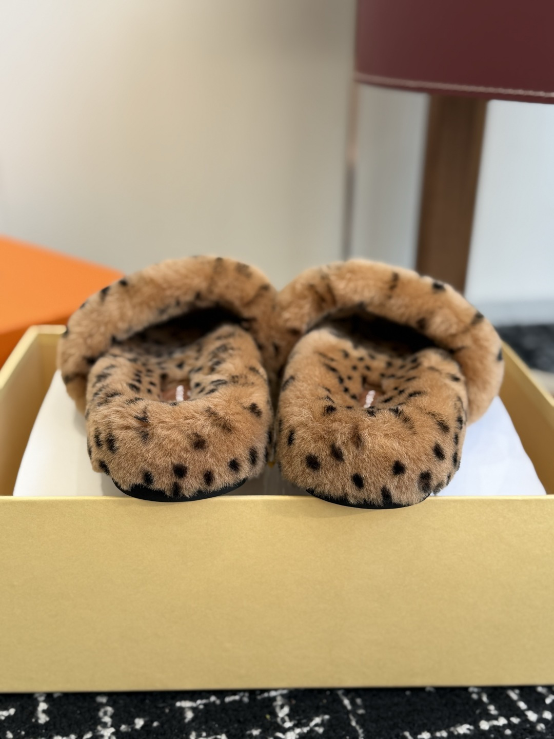 代购级 louis vuitton ss 26new arrival～ L家 26秋冬平底羊毛拖鞋新品 超舒适的lv 毛