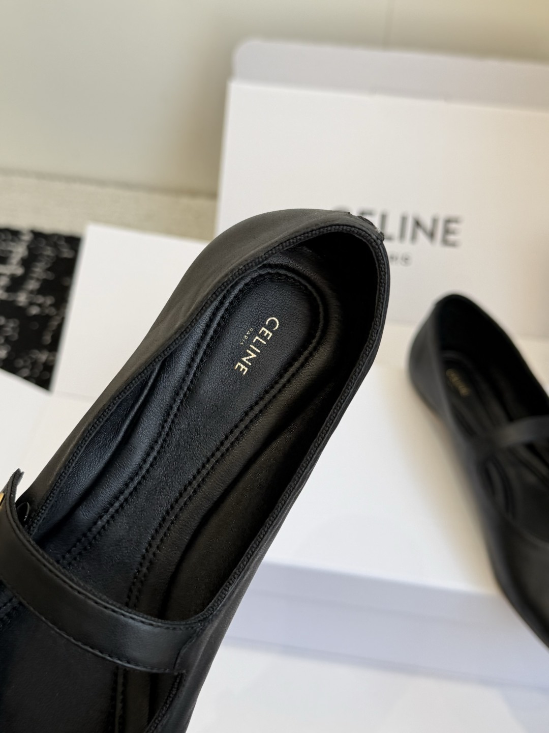 东莞代购级 Celine 26ss 新款 一脚蹬 超级舒适 玛丽珍 单鞋  今年必须要入手一双celine 玛丽珍 复古