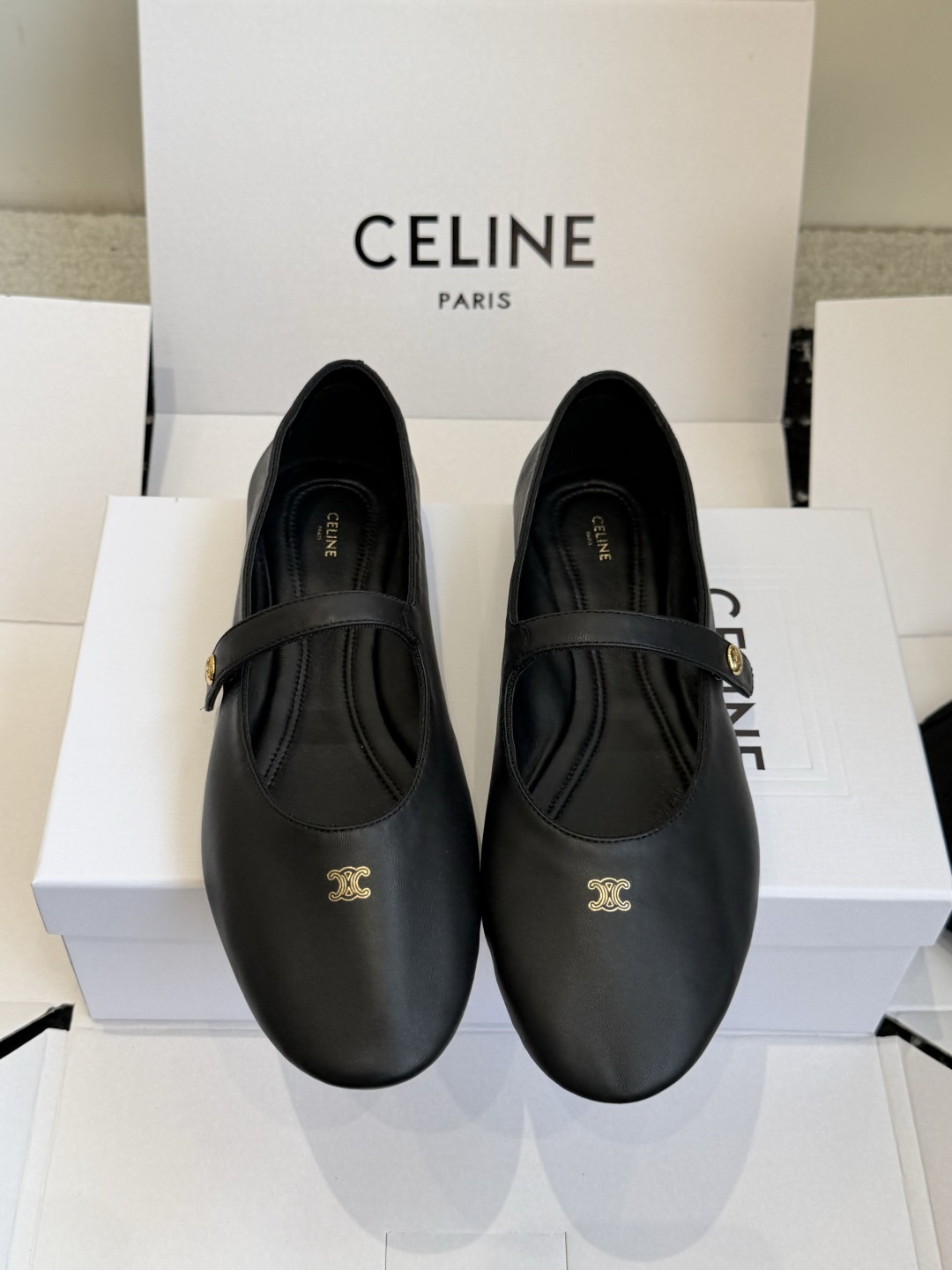 东莞代购级 Celine 26ss 新款 一脚蹬 超级舒适 玛丽珍 单鞋  今年必须要入手一双celine 玛丽珍 复古