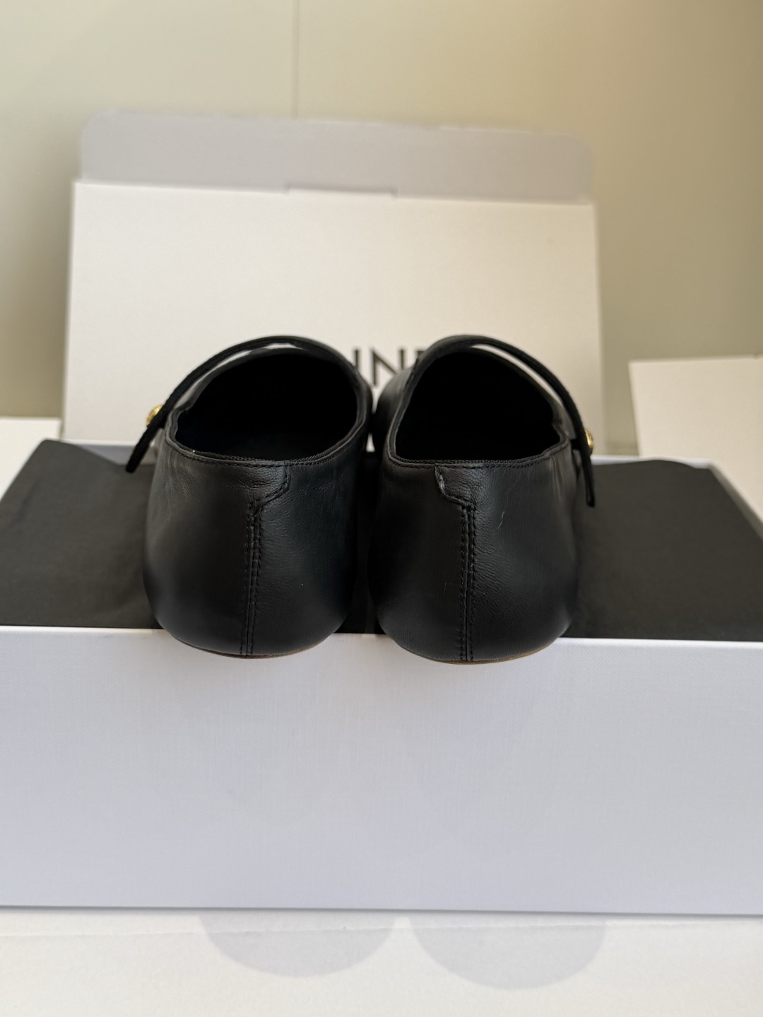 东莞代购级 Celine 26ss 新款 一脚蹬 超级舒适 玛丽珍 单鞋  今年必须要入手一双celine 玛丽珍 复古