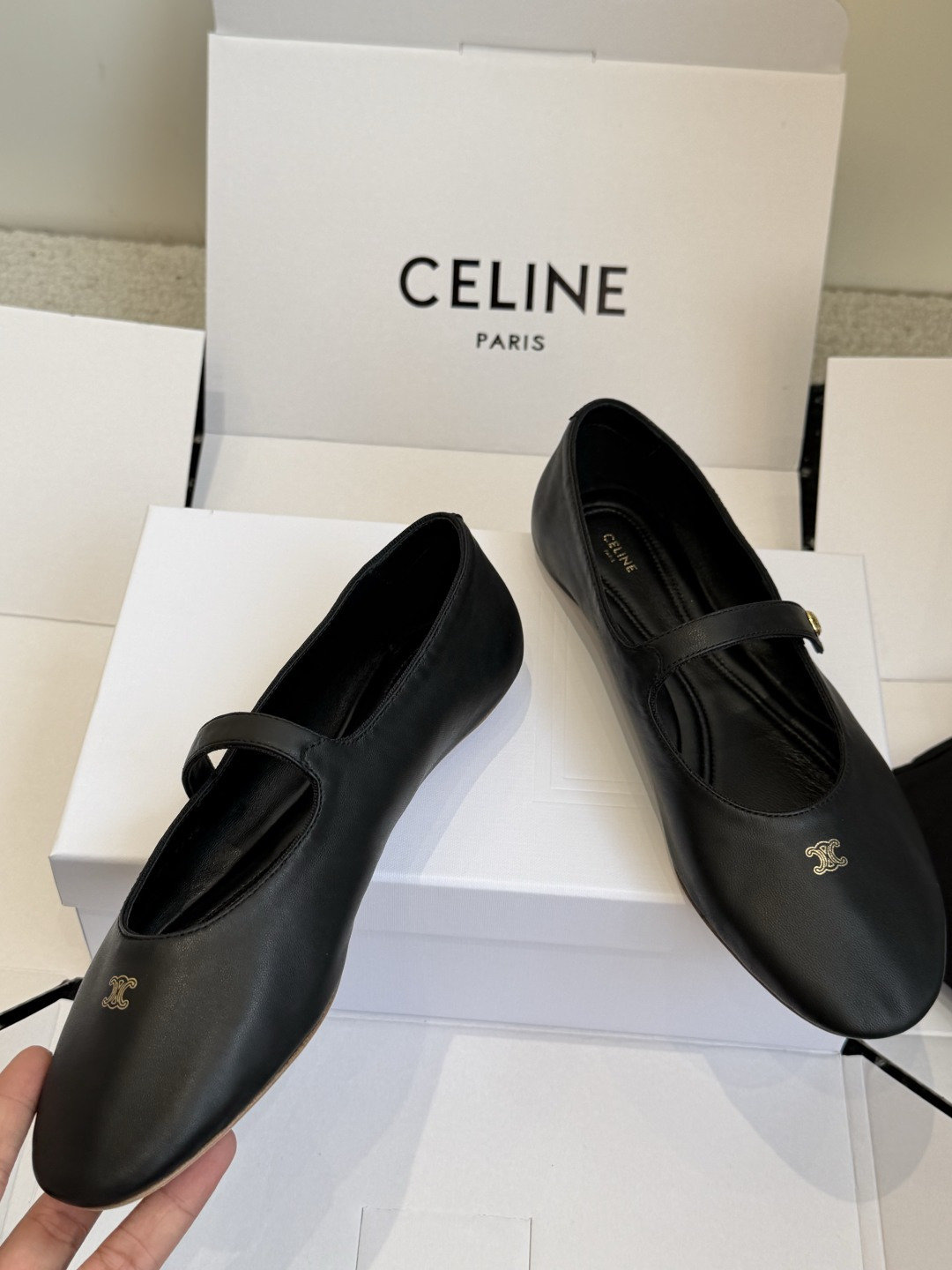 东莞代购级 Celine 26ss 新款 一脚蹬 超级舒适 玛丽珍 单鞋  今年必须要入手一双celine 玛丽珍 复古