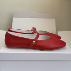 东莞代购级 Celine 26ss 新款 一脚蹬 超级舒适 玛丽珍 单鞋 今年必须要入手一双celine 玛丽珍 复古 东莞代购级 Celine 26ss 新款 一脚蹬 超级舒适 玛丽珍 单鞋 今年必须要入手一双celine 玛丽珍 复古
