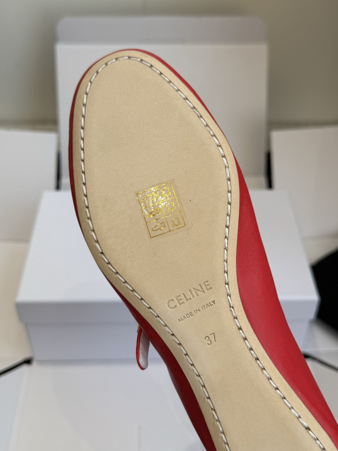 东莞代购级 Celine 26ss 新款 一脚蹬 超级舒适 玛丽珍 单鞋 今年必须要入手一双celine 玛丽珍 复古 东莞代购级 Celine 26ss 新款 一脚蹬 超级舒适 玛丽珍 单鞋 今年必须要入手一双celine 玛丽珍 复古