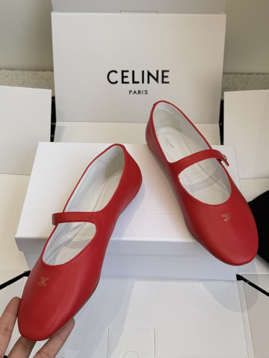 东莞代购级 Celine 26ss 新款 一脚蹬 超级舒适 玛丽珍 单鞋 今年必须要入手一双celine 玛丽珍 复古 东莞代购级 Celine 26ss 新款 一脚蹬 超级舒适 玛丽珍 单鞋 今年必须要入手一双celine 玛丽珍 复古