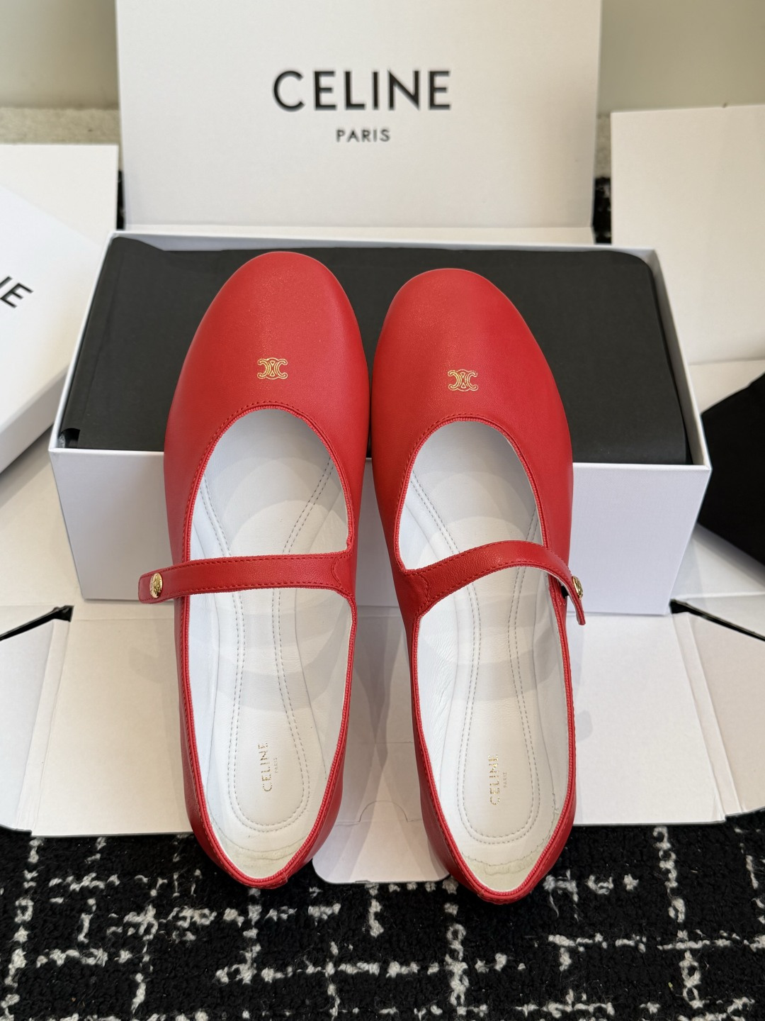 东莞代购级 Celine 26ss 新款 一脚蹬 超级舒适 玛丽珍 单鞋 今年必须要入手一双celine 玛丽珍 复古 东莞代购级 Celine 26ss 新款 一脚蹬 超级舒适 玛丽珍 单鞋 今年必须要入手一双celine 玛丽珍 复古