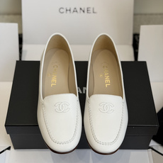 东莞代购级 CHANEL小香经典乐福鞋 这双复古乐福鞋一眼看到就很喜欢 鞋面小方头设计很特别 高级感十足 上脚特别舒服柔 东莞代购级 CHANEL小香经典乐福鞋 这双复古乐福鞋一眼看到就很喜欢 鞋面小方头设计很特别 高级感十足 上脚特别舒服柔