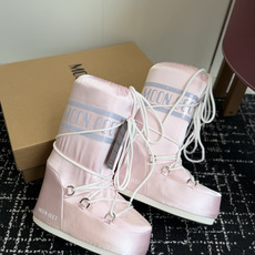 代购级 Moon Boot 26ss 秋冬最新款雪地靴系列……丑萌雪地短靴 忘了UGG吧,时髦人都在穿Moon Boot 代购级 Moon Boot 26ss 秋冬最新款雪地靴系列……丑萌雪地短靴 忘了UGG吧,时髦人都在穿Moon Boot