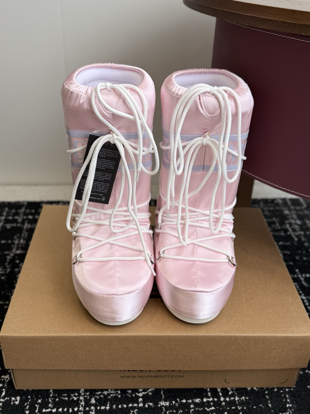 代购级 Moon Boot 26ss 秋冬最新款雪地靴系列……丑萌雪地短靴 忘了UGG吧,时髦人都在穿Moon Boot 代购级 Moon Boot 26ss 秋冬最新款雪地靴系列……丑萌雪地短靴 忘了UGG吧,时髦人都在穿Moon Boot