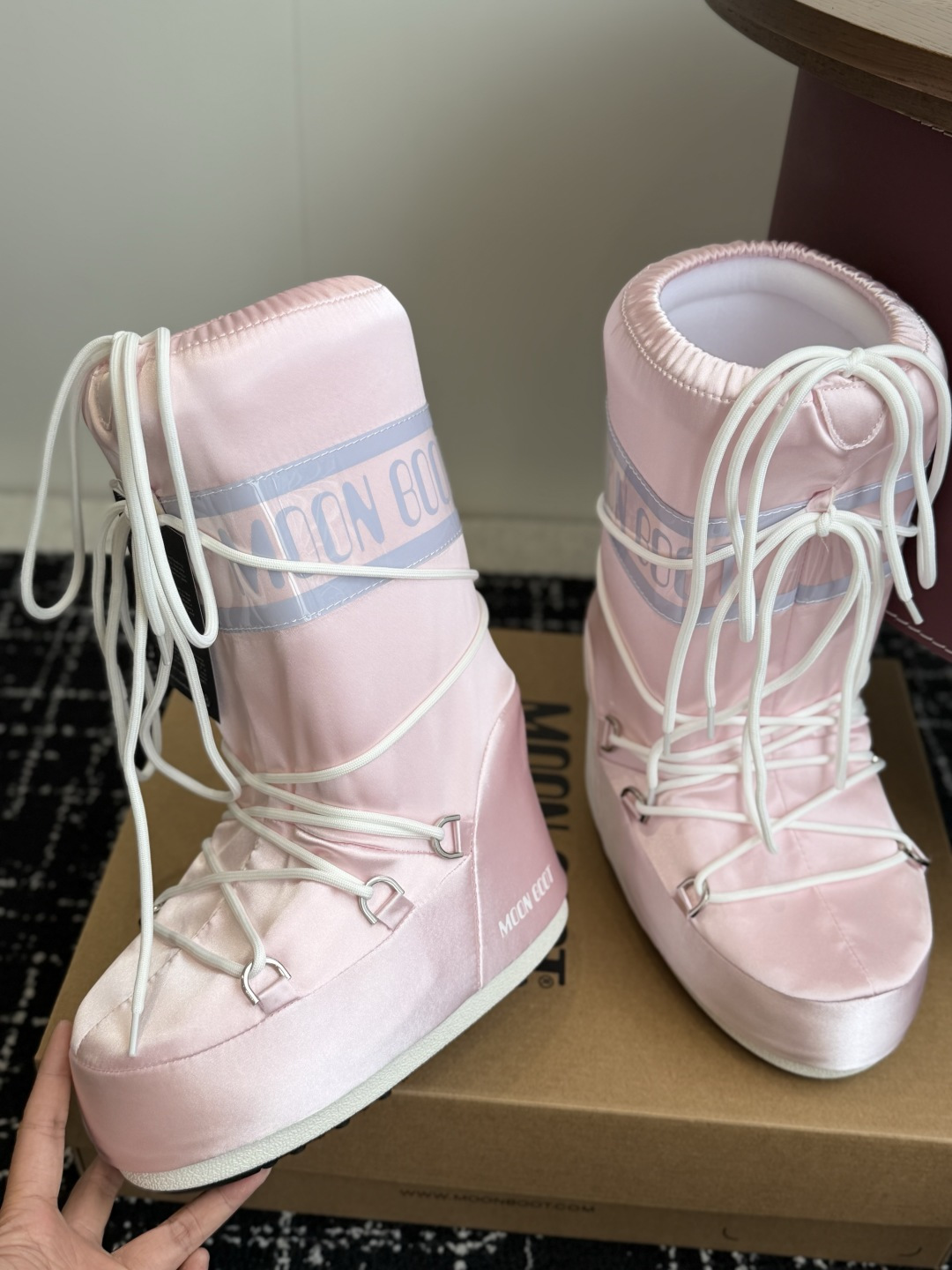 代购级 Moon Boot 26ss 秋冬最新款雪地靴系列……丑萌雪地短靴 忘了UGG吧,时髦人都在穿Moon Boot 代购级 Moon Boot 26ss 秋冬最新款雪地靴系列……丑萌雪地短靴 忘了UGG吧,时髦人都在穿Moon Boot