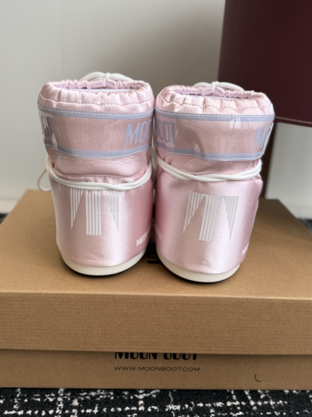 代购级 Moon Boot 26ss 秋冬最新款雪地靴系列……丑萌雪地短靴 忘了UGG吧,时髦人都在穿Moon Boot 代购级 Moon Boot 26ss 秋冬最新款雪地靴系列……丑萌雪地短靴 忘了UGG吧,时髦人都在穿Moon Boot