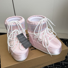 代购级 Moon Boot 26ss 秋冬最新款雪地靴系列……丑萌雪地短靴 忘了UGG吧,时髦人都在穿Moon Boot 代购级 Moon Boot 26ss 秋冬最新款雪地靴系列……丑萌雪地短靴 忘了UGG吧,时髦人都在穿Moon Boot