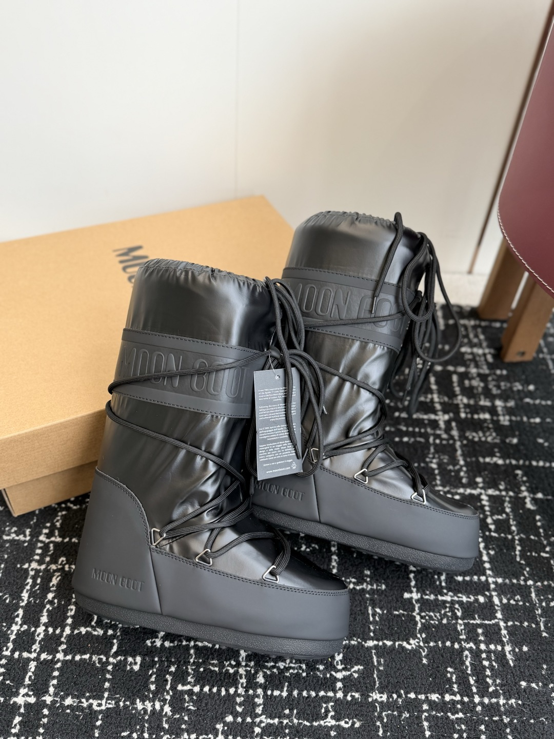 代购级 Moon Boot 26ss 秋冬最新款雪地靴系列……丑萌雪地短靴 忘了UGG吧,时髦人都在穿Moon Boot 代购级 Moon Boot 26ss 秋冬最新款雪地靴系列……丑萌雪地短靴 忘了UGG吧,时髦人都在穿Moon Boot