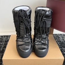 代购级 Moon Boot 26ss 秋冬最新款雪地靴系列……丑萌雪地短靴 忘了UGG吧,时髦人都在穿Moon Boot 代购级 Moon Boot 26ss 秋冬最新款雪地靴系列……丑萌雪地短靴 忘了UGG吧,时髦人都在穿Moon Boot