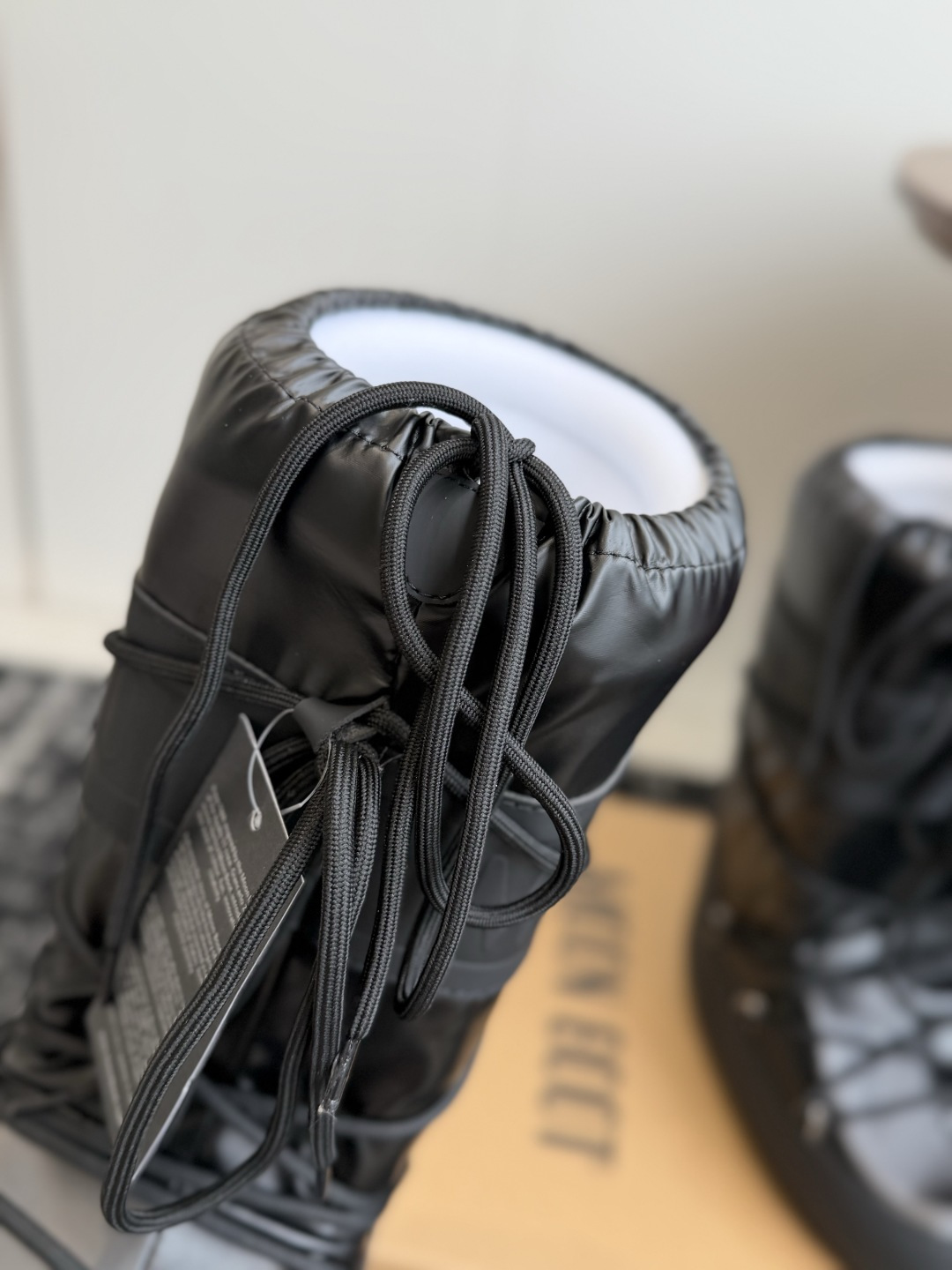代购级 Moon Boot 26ss 秋冬最新款雪地靴系列……丑萌雪地短靴 忘了UGG吧,时髦人都在穿Moon Boot 代购级 Moon Boot 26ss 秋冬最新款雪地靴系列……丑萌雪地短靴 忘了UGG吧,时髦人都在穿Moon Boot