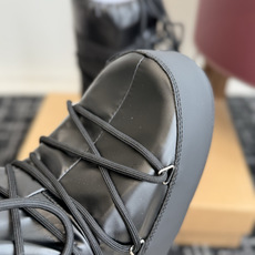 代购级 Moon Boot 26ss 秋冬最新款雪地靴系列……丑萌雪地短靴 忘了UGG吧,时髦人都在穿Moon Boot 代购级 Moon Boot 26ss 秋冬最新款雪地靴系列……丑萌雪地短靴 忘了UGG吧,时髦人都在穿Moon Boot