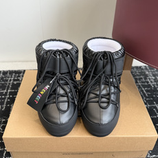 代购级 Moon Boot 26ss 秋冬最新款雪地靴系列……丑萌雪地短靴 忘了UGG吧,时髦人都在穿Moon Boot 代购级 Moon Boot 26ss 秋冬最新款雪地靴系列……丑萌雪地短靴 忘了UGG吧,时髦人都在穿Moon Boot