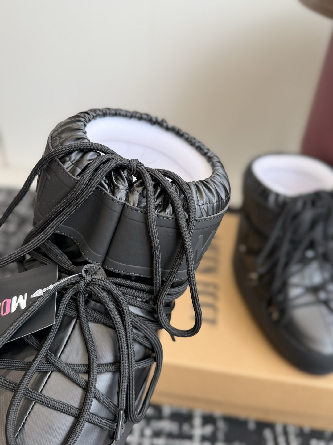代购级 Moon Boot 26ss 秋冬最新款雪地靴系列……丑萌雪地短靴 忘了UGG吧，时髦人都在穿Moon Boot