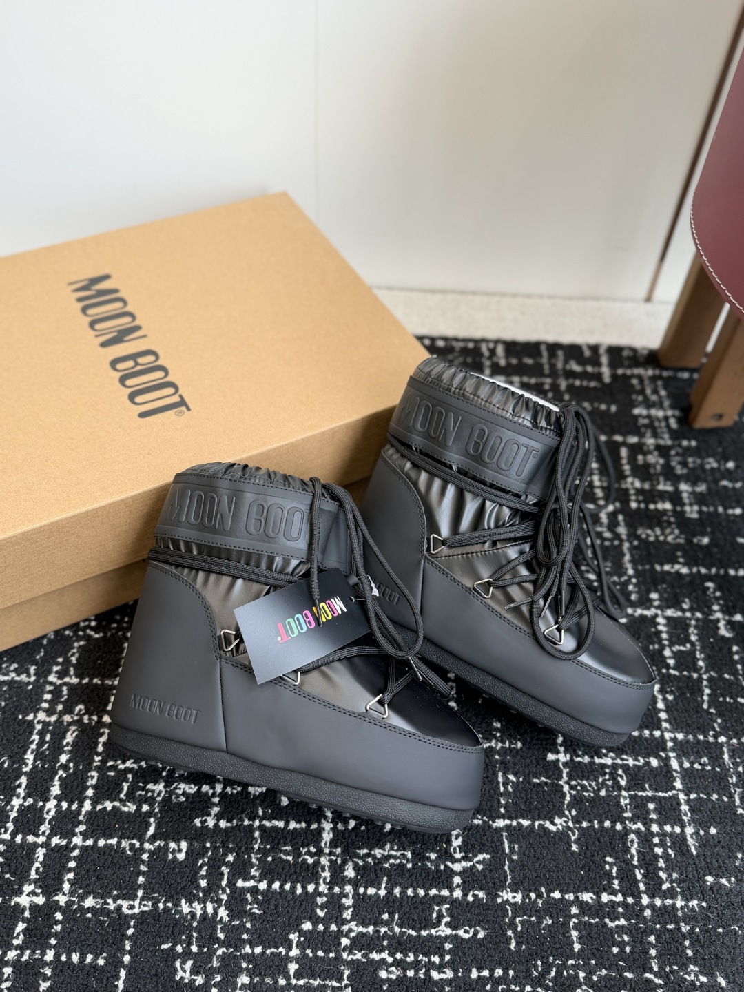 代购级 Moon Boot 26ss 秋冬最新款雪地靴系列……丑萌雪地短靴 忘了UGG吧，时髦人都在穿Moon Boot