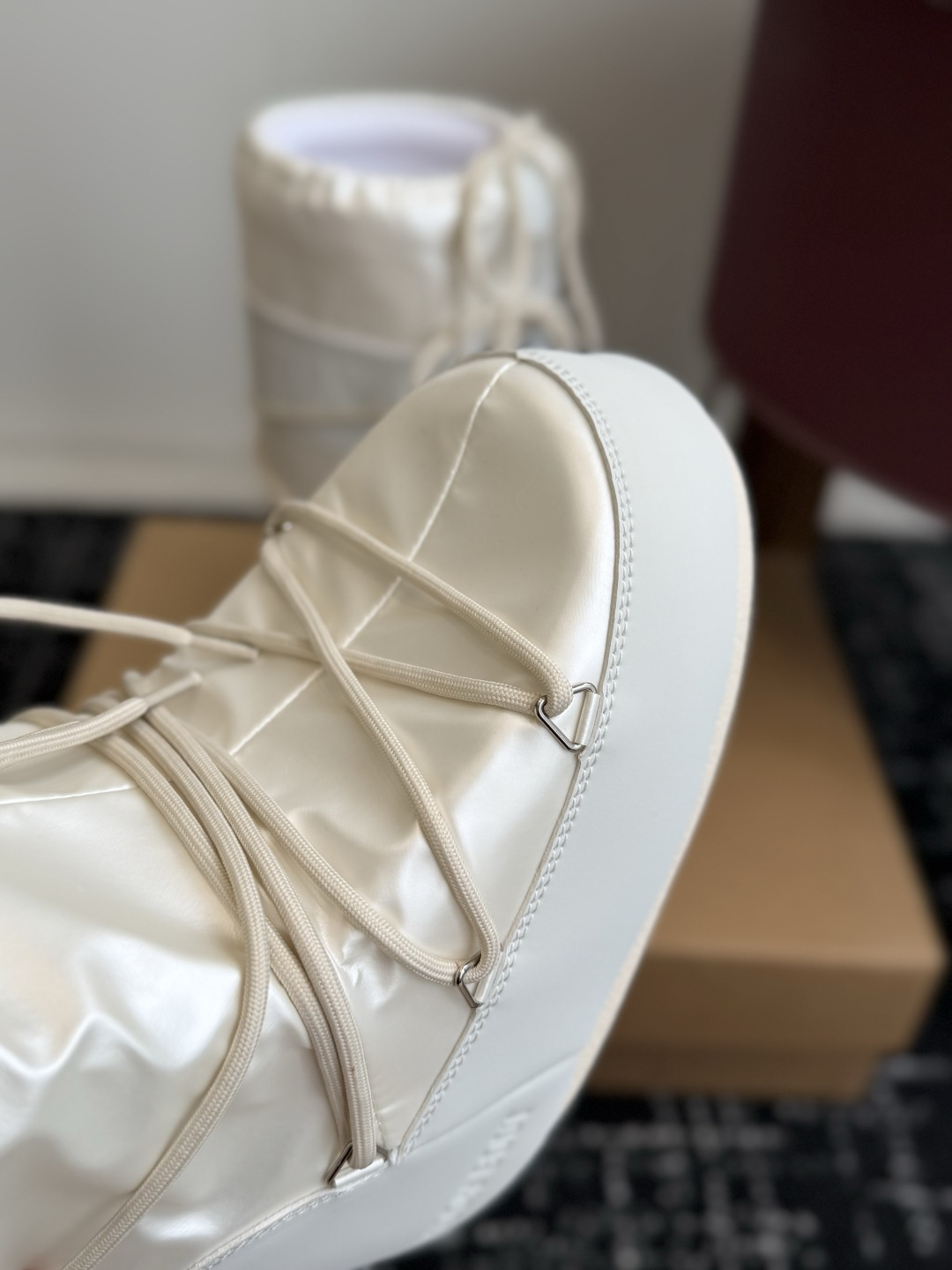 代购级 Moon Boot 26ss 秋冬最新款雪地靴系列……丑萌雪地短靴 忘了UGG吧，时髦人都在穿Moon Boot