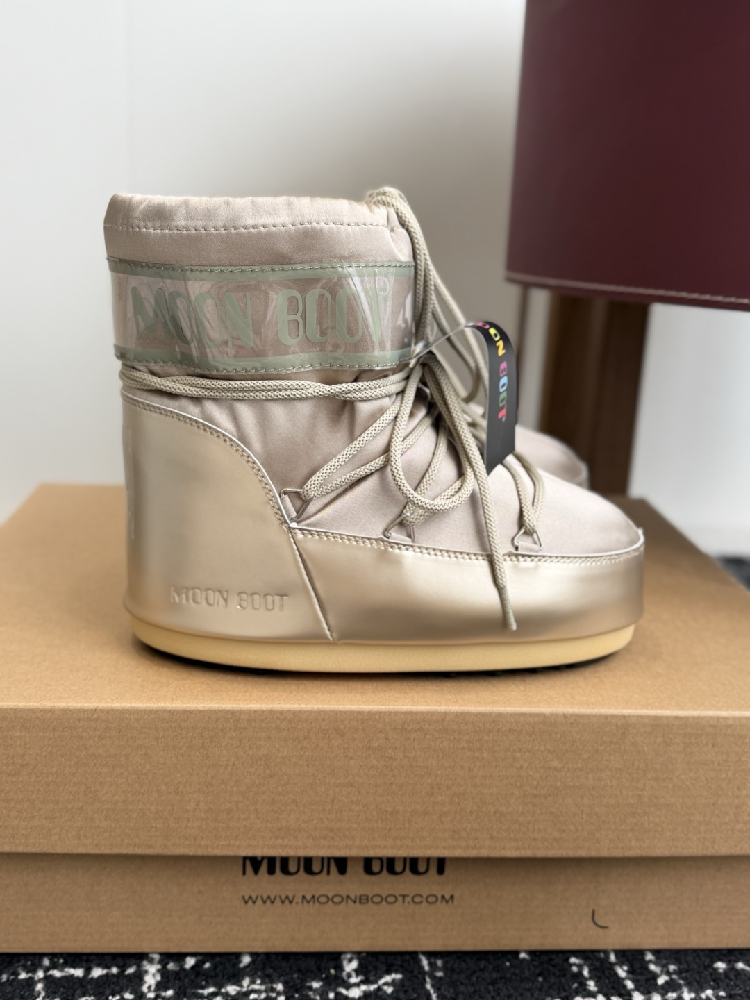 代购级 Moon Boot 26ss 秋冬最新款雪地靴系列……丑萌雪地短靴 忘了UGG吧，时髦人都在穿Moon Boot