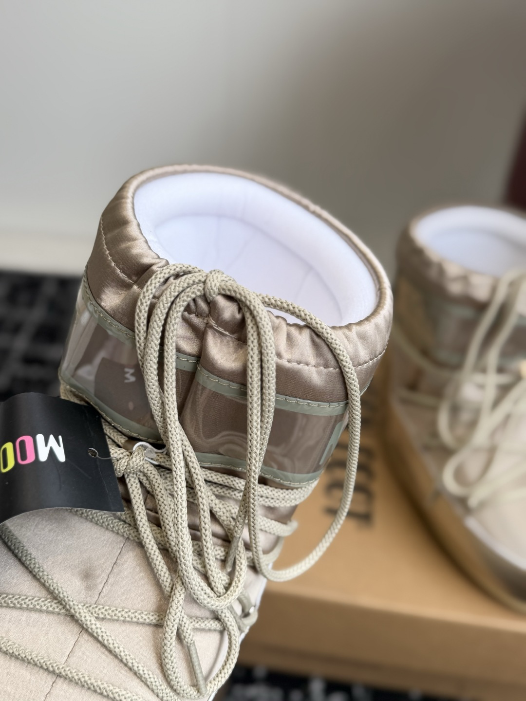 代购级 Moon Boot 26ss 秋冬最新款雪地靴系列……丑萌雪地短靴 忘了UGG吧，时髦人都在穿Moon Boot