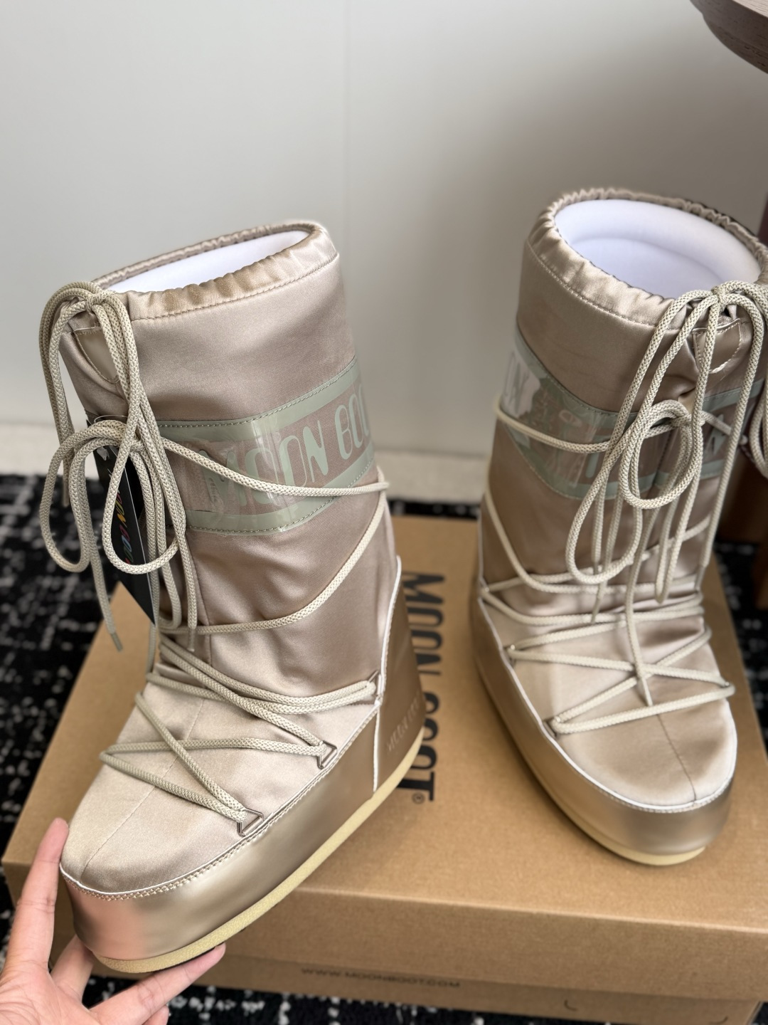 代购级  Moon Boot 26ss 秋冬最新款雪地靴系列……丑萌雪地短靴 忘了UGG吧，时髦人都在穿Moon Boo