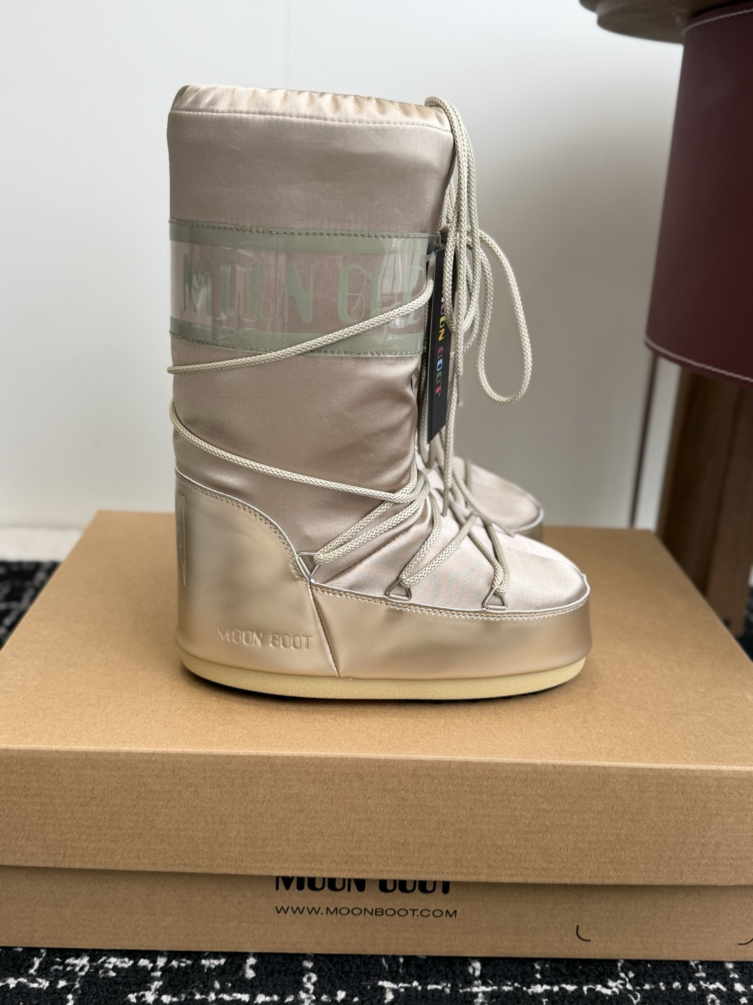 代购级  Moon Boot 26ss 秋冬最新款雪地靴系列……丑萌雪地短靴 忘了UGG吧，时髦人都在穿Moon Boo