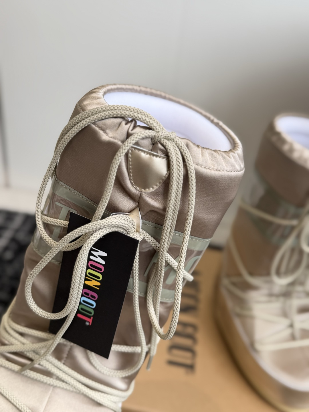 代购级  Moon Boot 26ss 秋冬最新款雪地靴系列……丑萌雪地短靴 忘了UGG吧，时髦人都在穿Moon Boo