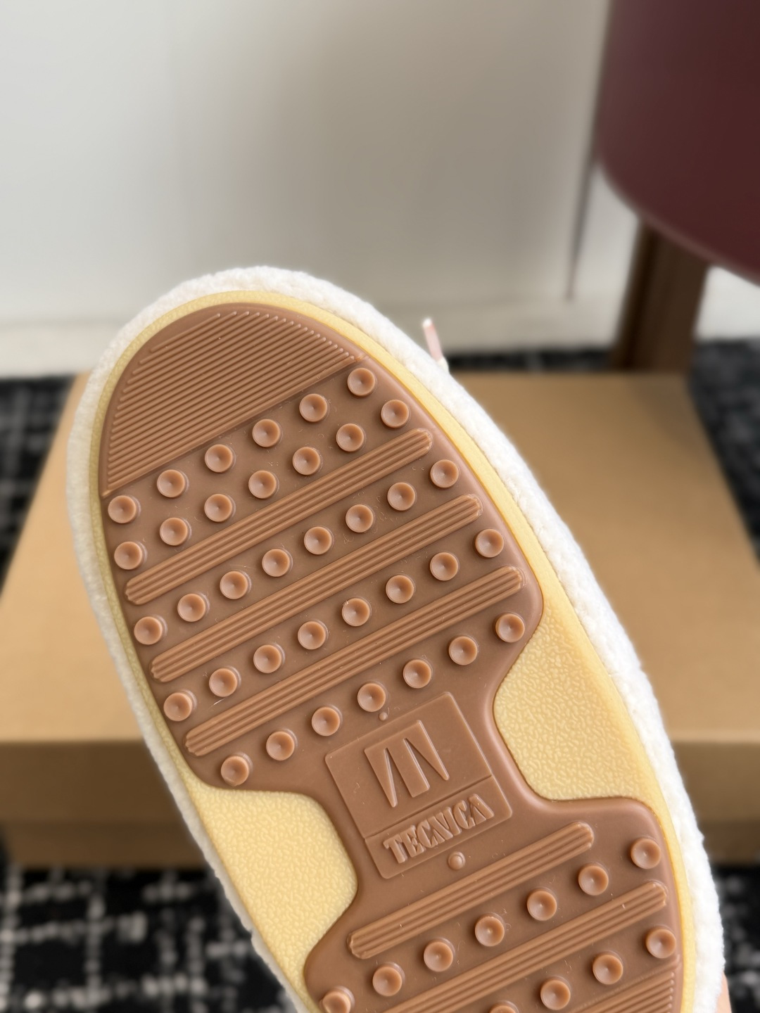 代购级短靴Moon Boot 26ss 秋冬最新款雪地靴系列……丑萌雪地短靴 忘了UGG吧，时髦人都在穿Moon Boo