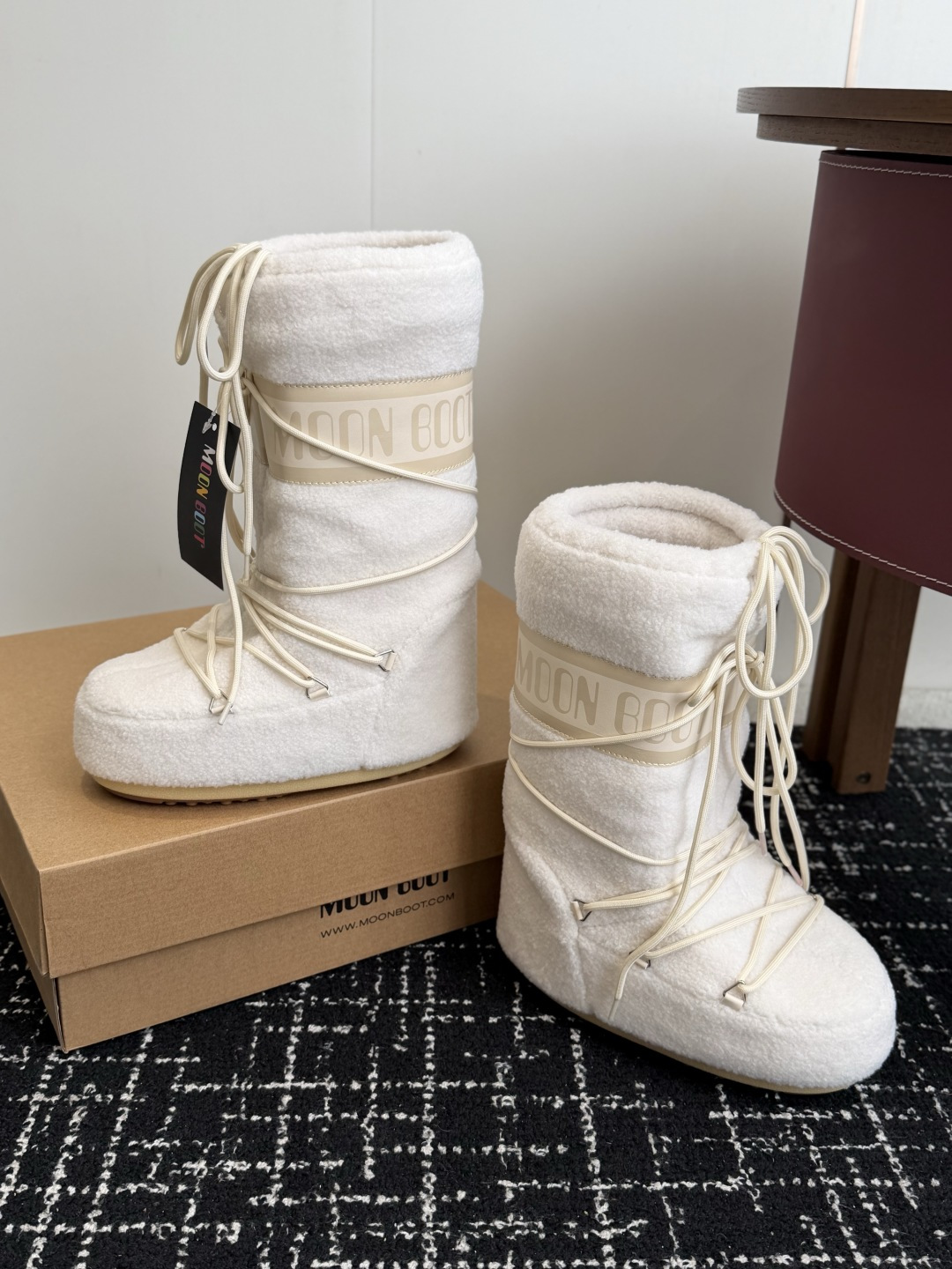 代购级 长靴 Moon Boot 26ss 秋冬最新款雪地靴系列……丑萌雪地短靴 忘了UGG吧，时髦人都在穿Moon B