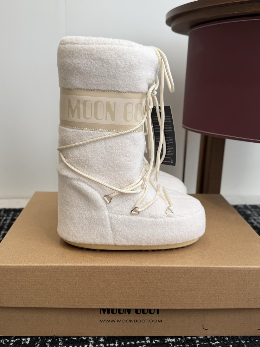 代购级 长靴 Moon Boot 26ss 秋冬最新款雪地靴系列……丑萌雪地短靴 忘了UGG吧，时髦人都在穿Moon B