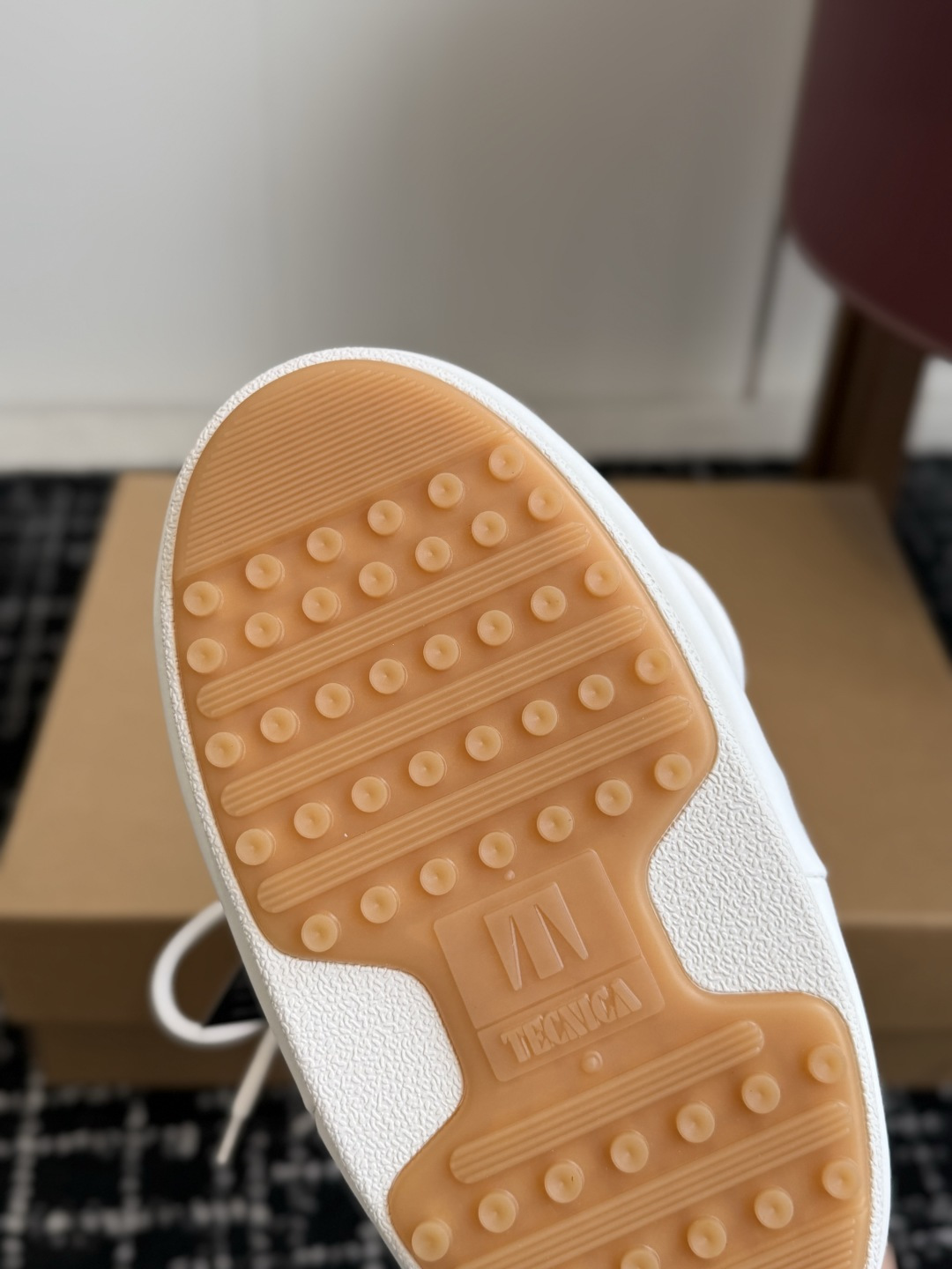 代购级短靴Moon Boot 26ss 秋冬最新款雪地靴系列……丑萌雪地短靴 忘了UGG吧,时髦人都在穿Moon Boo 代购级短靴Moon Boot 26ss 秋冬最新款雪地靴系列……丑萌雪地短靴 忘了UGG吧,时髦人都在穿Moon Boo