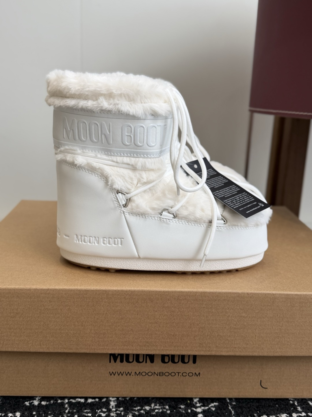 代购级短靴Moon Boot 26ss 秋冬最新款雪地靴系列……丑萌雪地短靴 忘了UGG吧,时髦人都在穿Moon Boo 代购级短靴Moon Boot 26ss 秋冬最新款雪地靴系列……丑萌雪地短靴 忘了UGG吧,时髦人都在穿Moon Boo