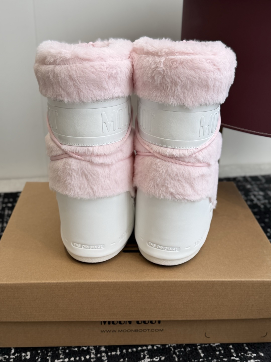 代购级 长靴 Moon Boot 26ss 秋冬最新款雪地靴系列……丑萌雪地短靴 忘了UGG吧,时髦人都在穿Moon B 代购级 长靴 Moon Boot 26ss 秋冬最新款雪地靴系列……丑萌雪地短靴 忘了UGG吧,时髦人都在穿Moon B