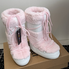 代购级 长靴 Moon Boot 26ss 秋冬最新款雪地靴系列……丑萌雪地短靴 忘了UGG吧,时髦人都在穿Moon B 代购级 长靴 Moon Boot 26ss 秋冬最新款雪地靴系列……丑萌雪地短靴 忘了UGG吧,时髦人都在穿Moon B