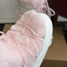 代购级 长靴 Moon Boot 26ss 秋冬最新款雪地靴系列……丑萌雪地短靴 忘了UGG吧,时髦人都在穿Moon B 代购级 长靴 Moon Boot 26ss 秋冬最新款雪地靴系列……丑萌雪地短靴 忘了UGG吧,时髦人都在穿Moon B